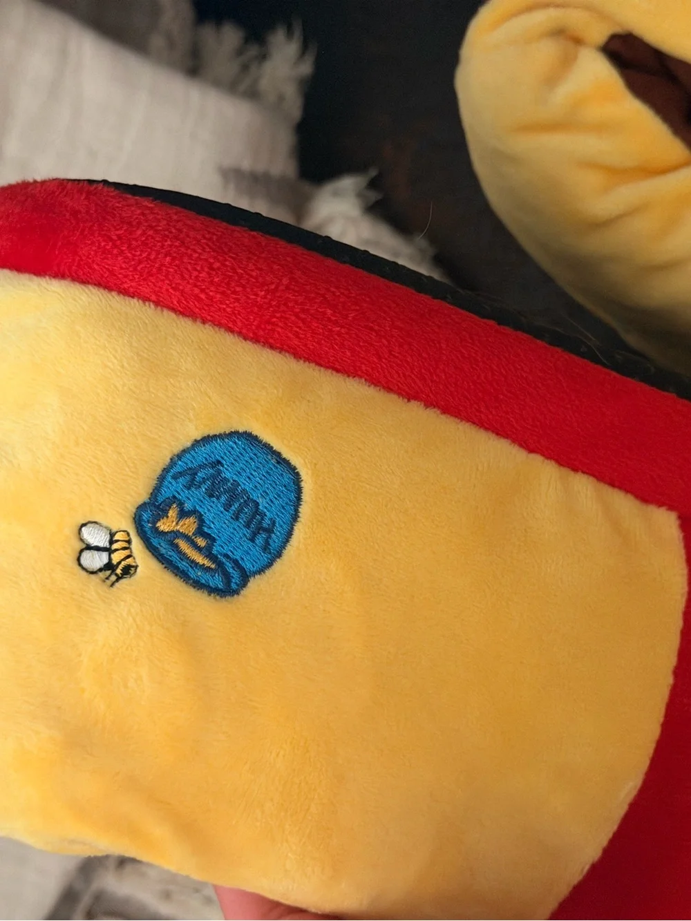 Disney Winnie the Pooh Yellow & Red Kids Plush Character Slippers women’s 7-9